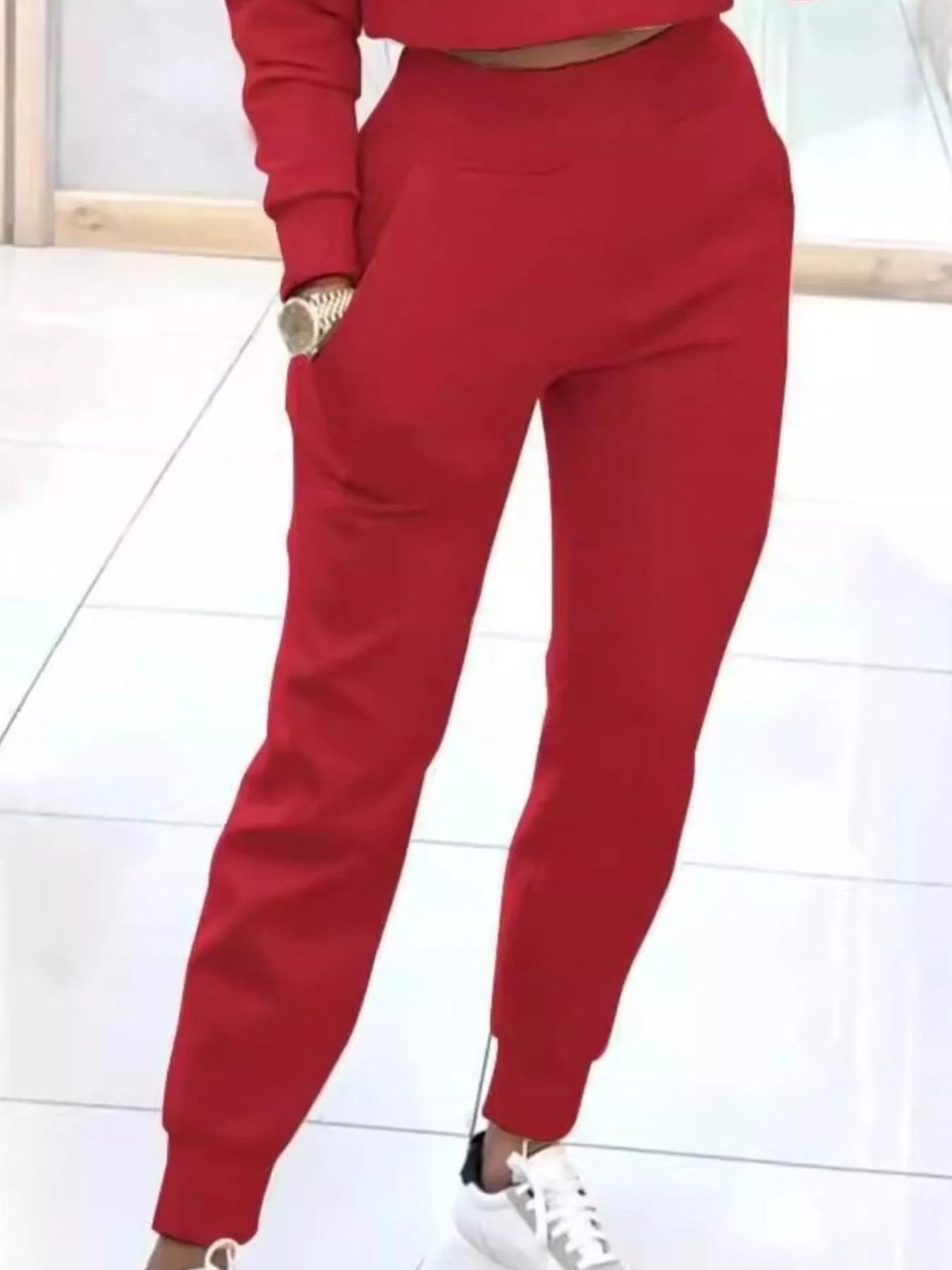 Casual Chic Cropped Sweatshirt Jogger Set (12)