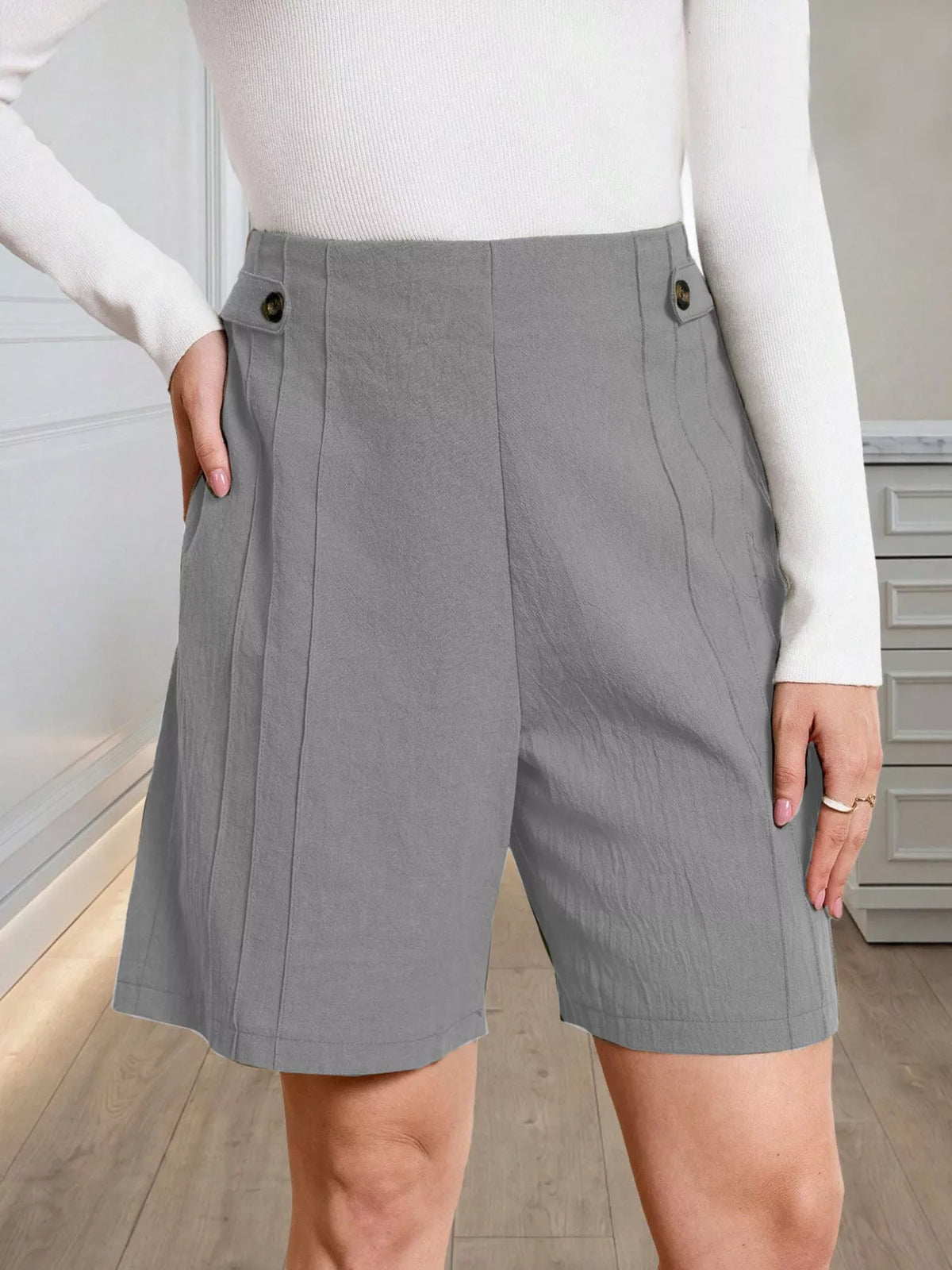 High-waisted Pleated Shorts Button Detail (6)