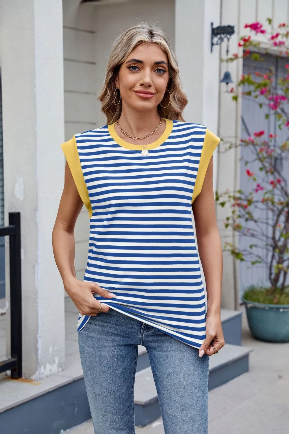 Contrast Striped Round Neck T-shirt (2)