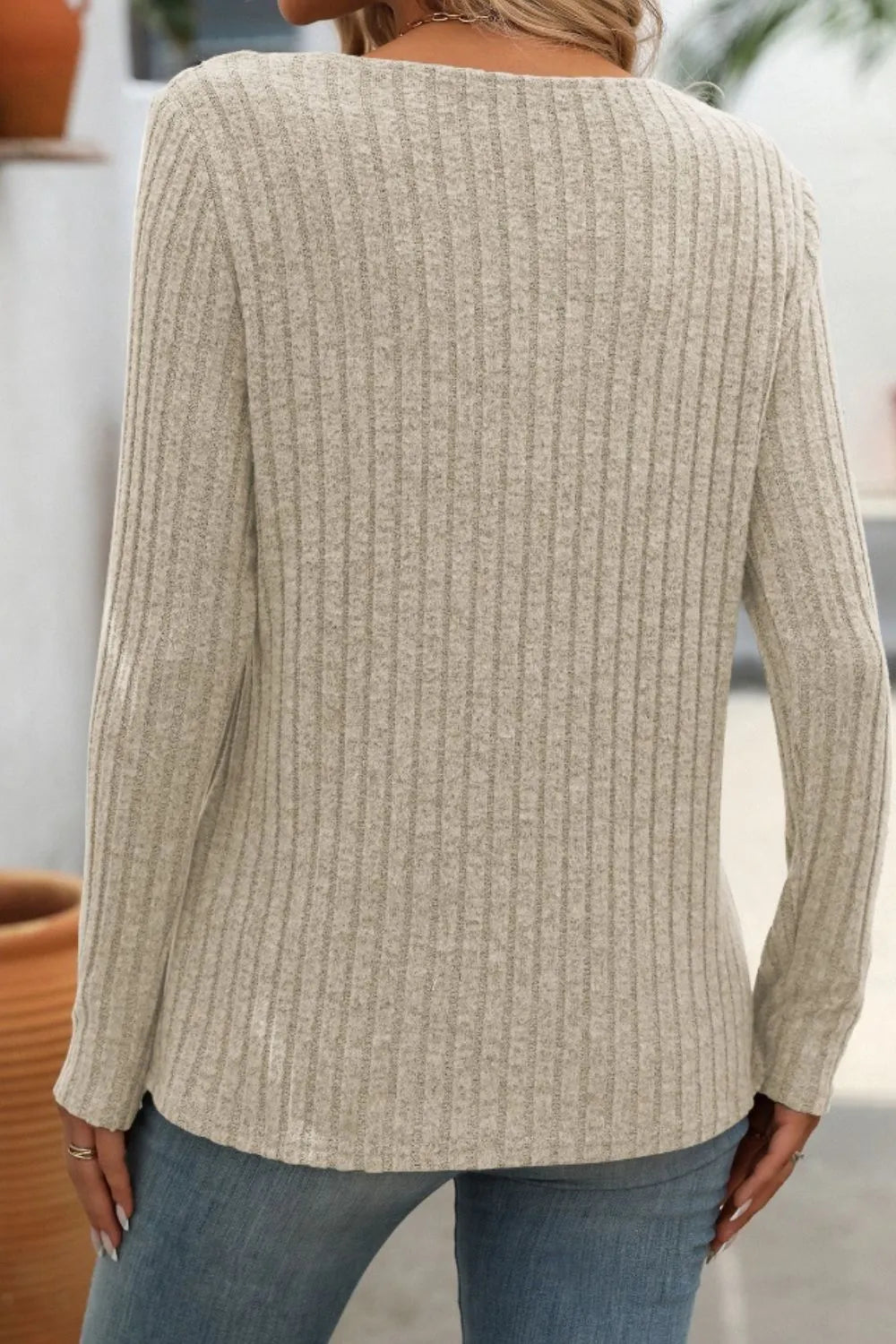 Ribbed V-neck Long Sleeve T-shirt (17)