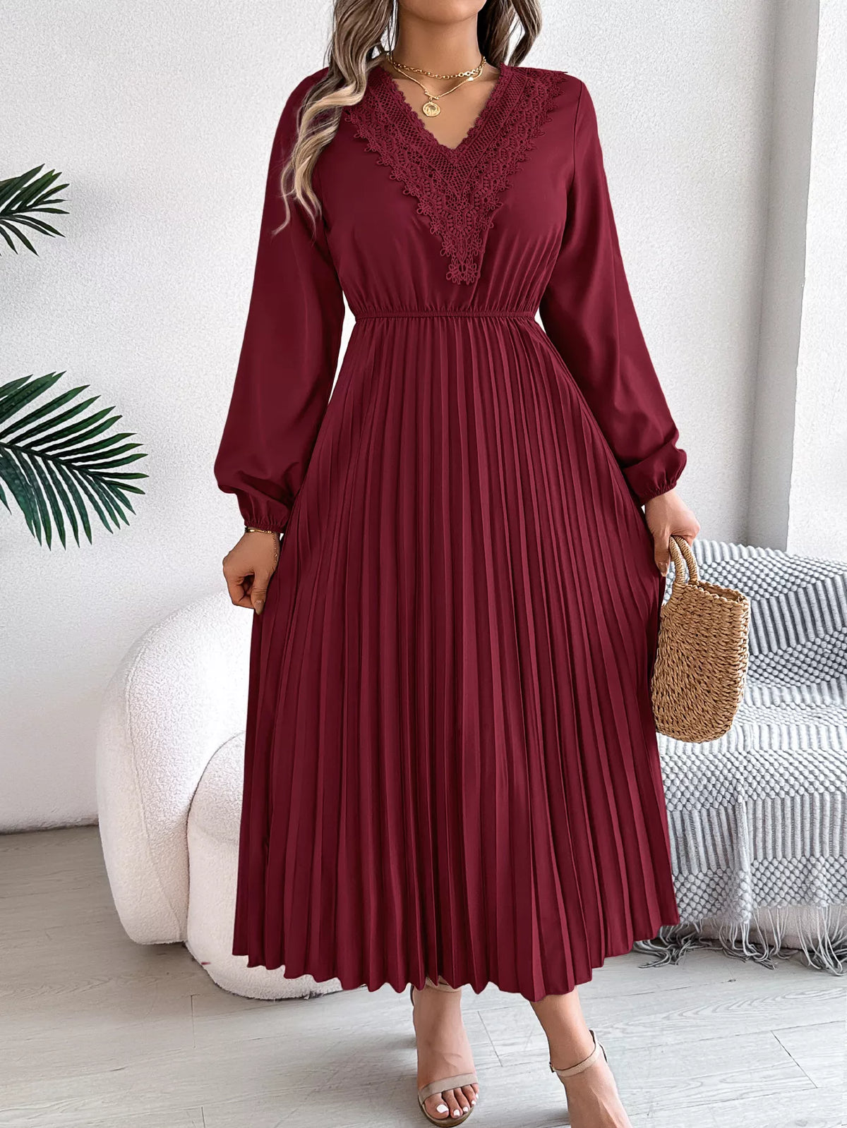 Lace Detail V-neck Pleated Dress (24)