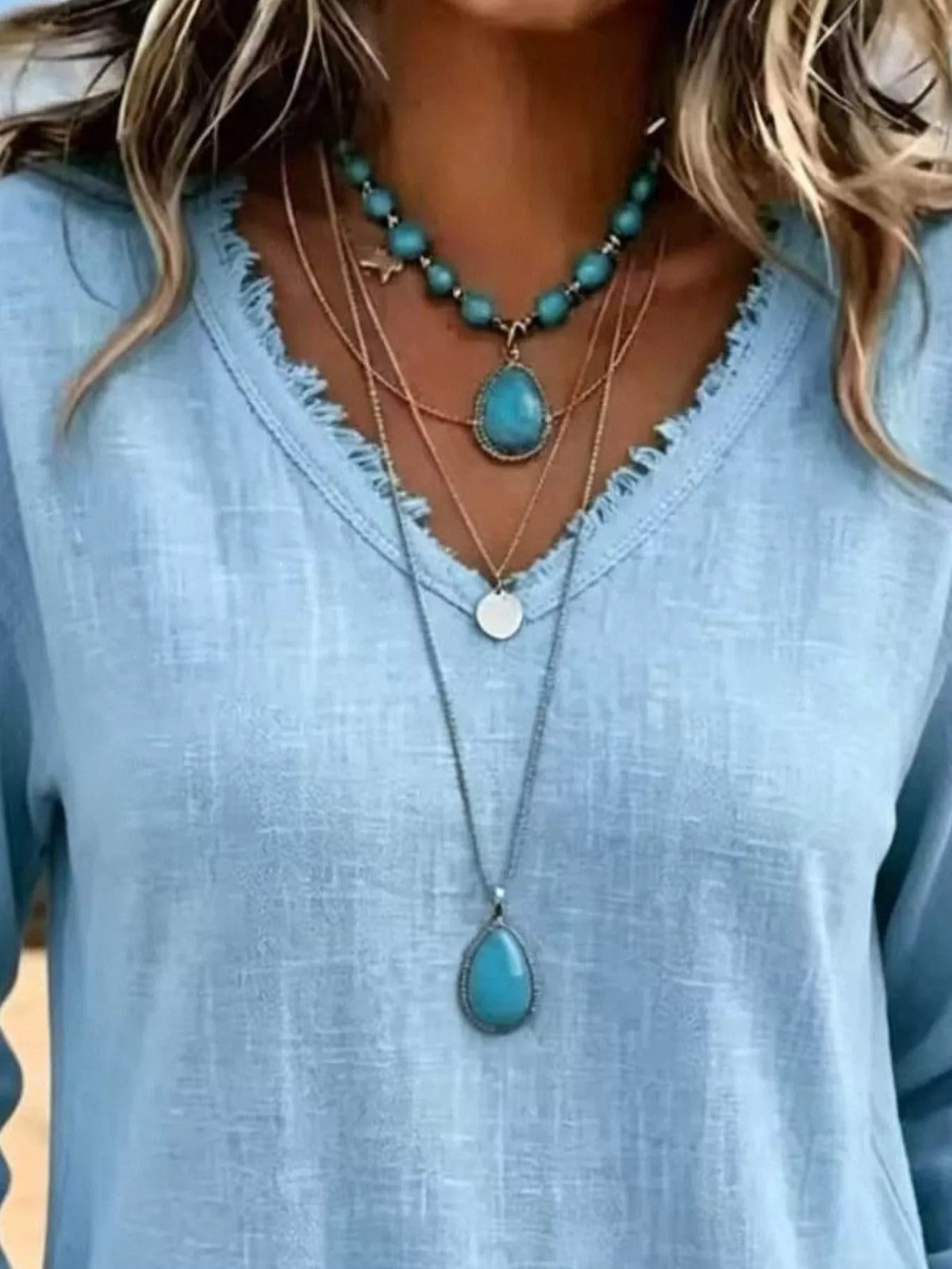 V-neck Frayed Hem Long Sleeve T-shirt (11)