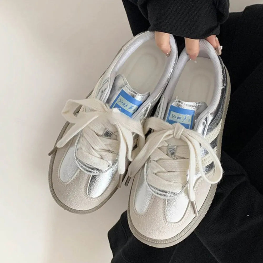 Contrast Round Toe Flat Sneakers (6)