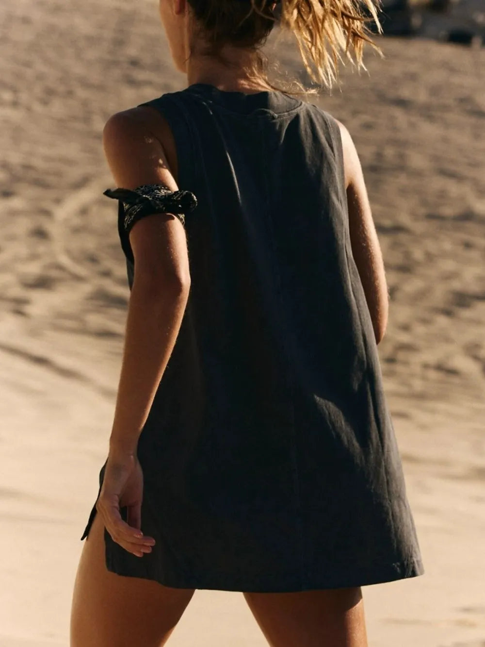 Side Slit V-neck Tank (12)