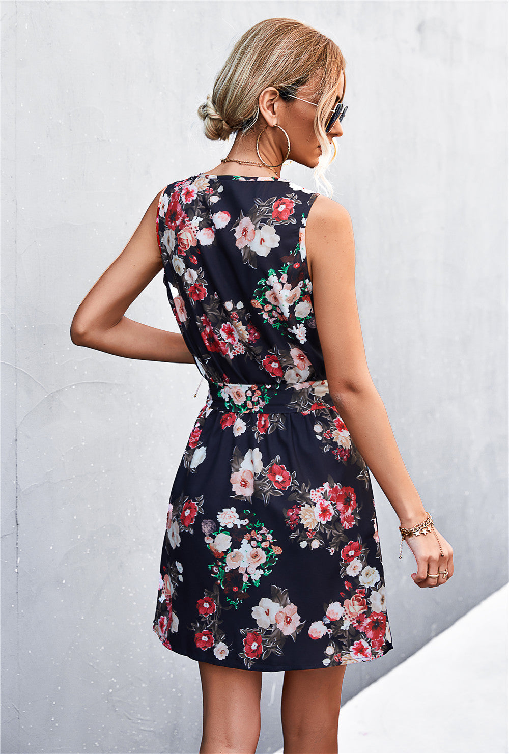 Printed Zip Detail Belted Sleeveless Dress (2)