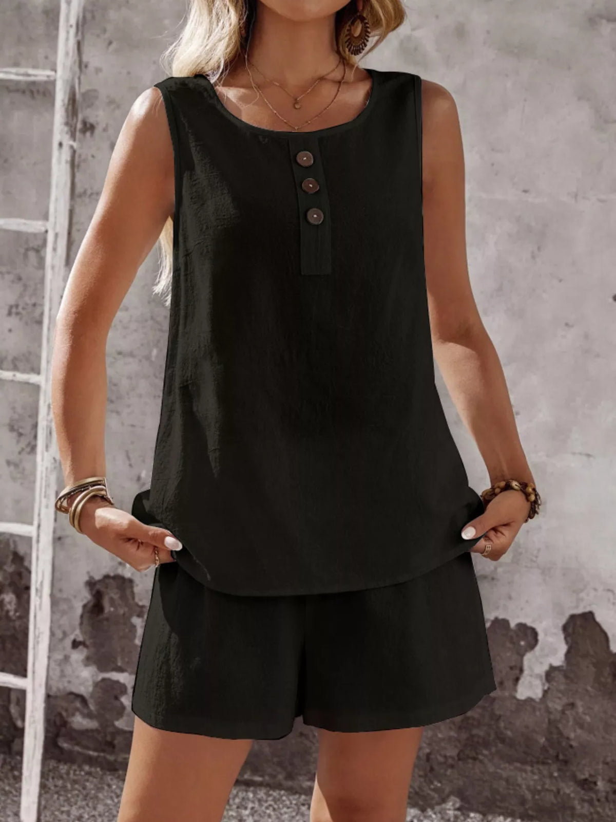 Decor Button Round Neck Tank Shorts Set (6)