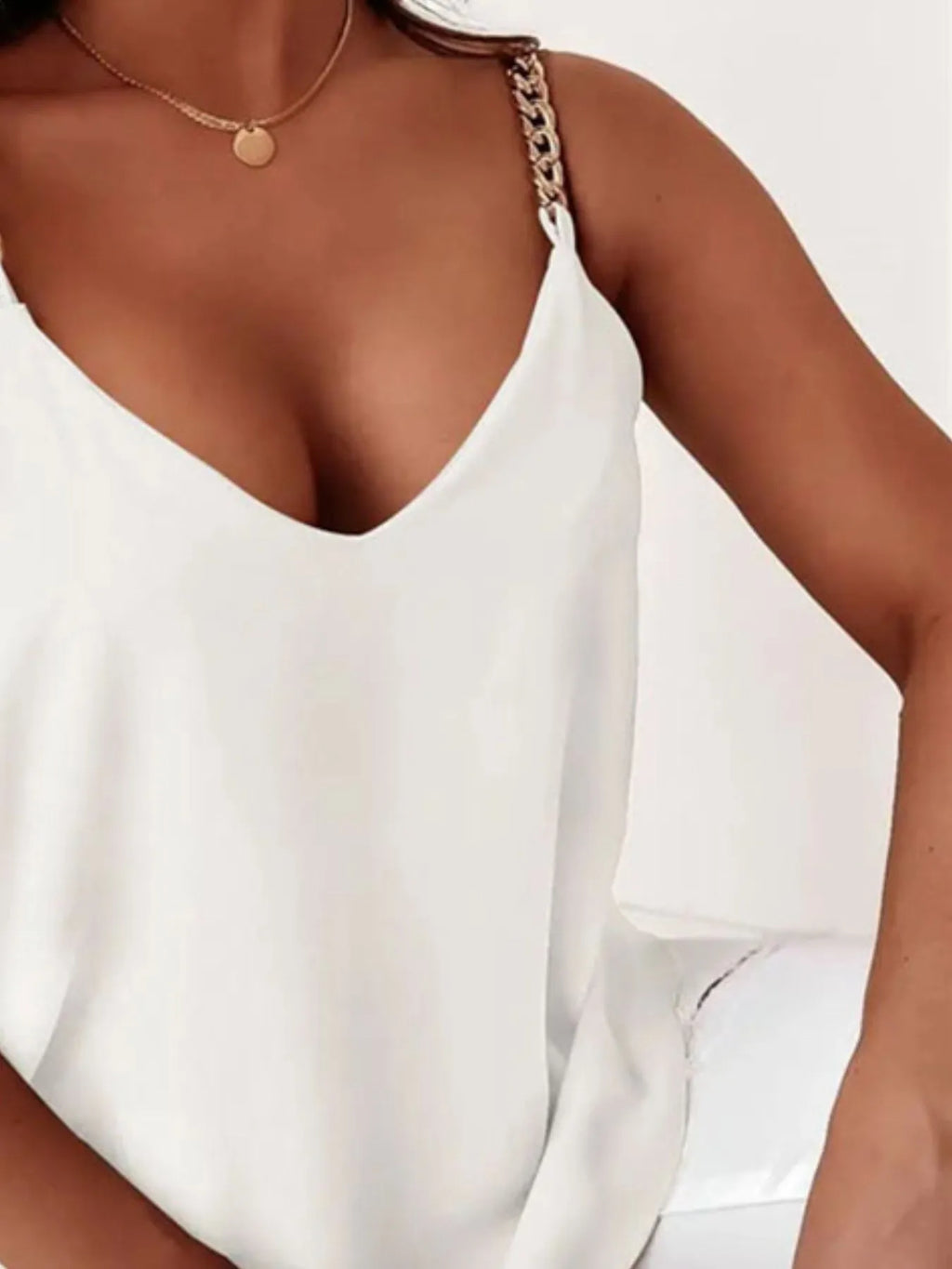 Chain Strap V-neck Tank Top (3)