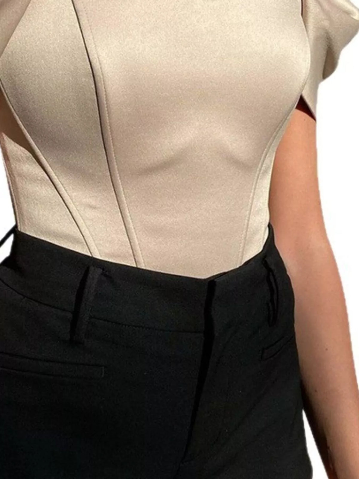 Off-shoulder Short Sleeve Blouse (6)