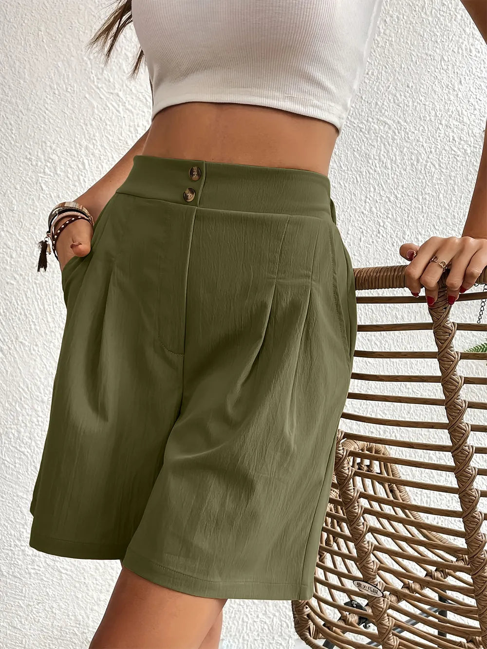 Pocketed Half Elastic Waist Shorts (30)