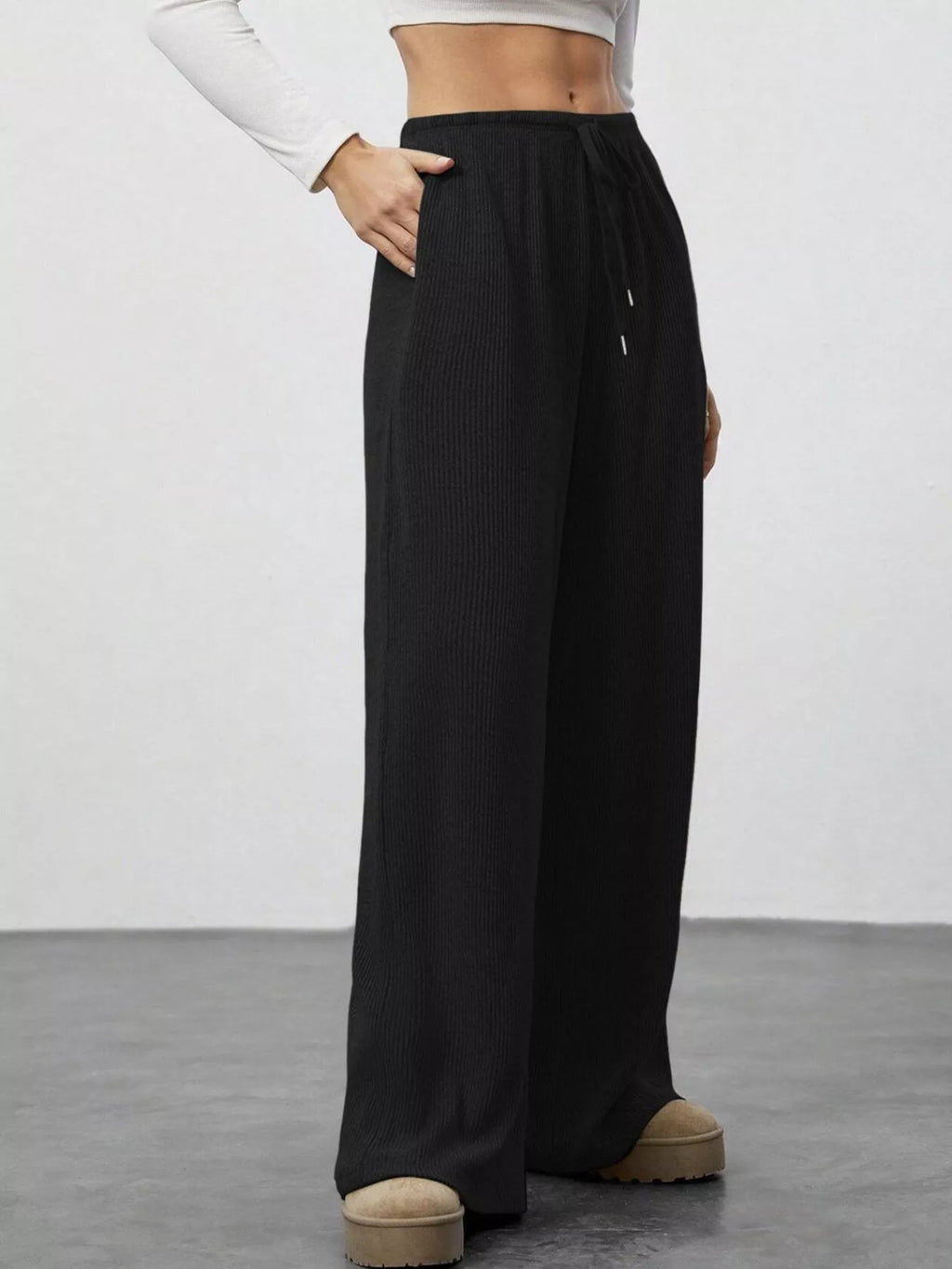 Relaxed Fit Drawstring Pants (22)