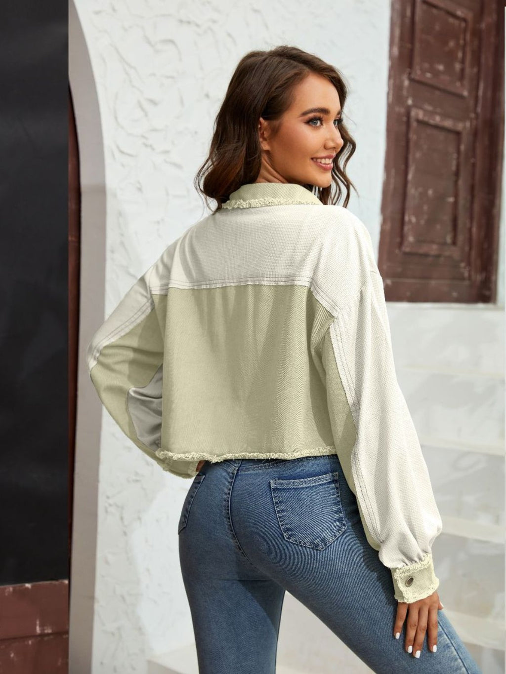Block Crop Jacket Pockets (12)