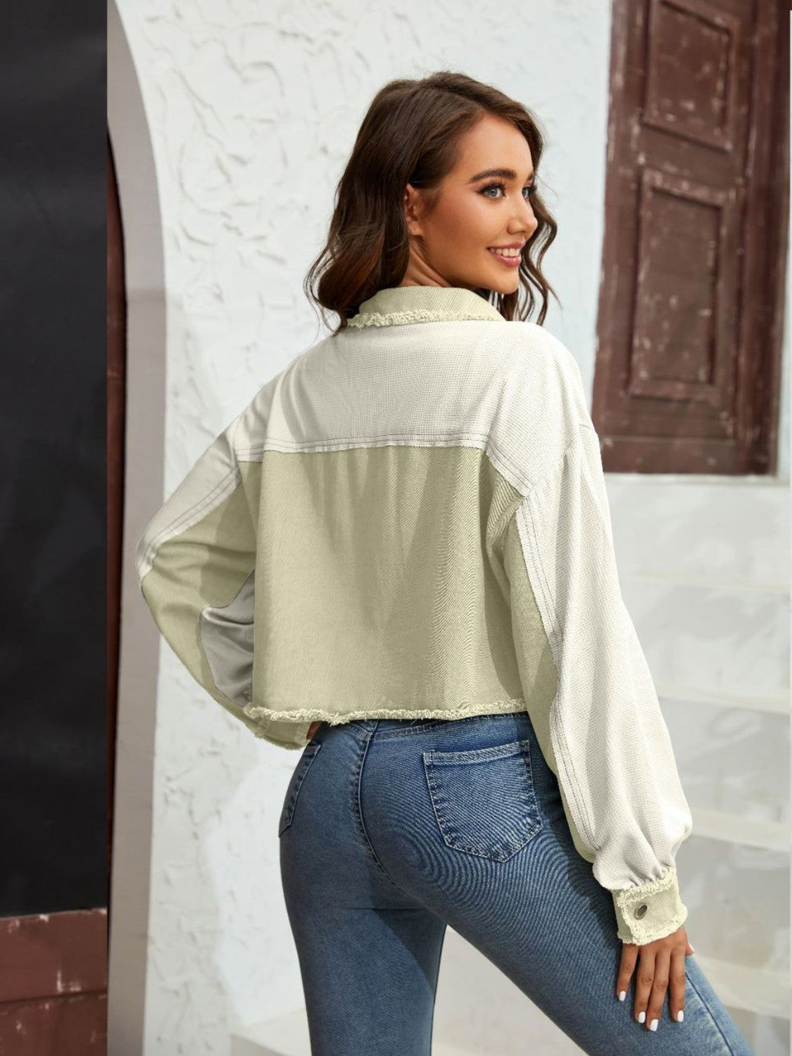 Block Crop Jacket Pockets (12)