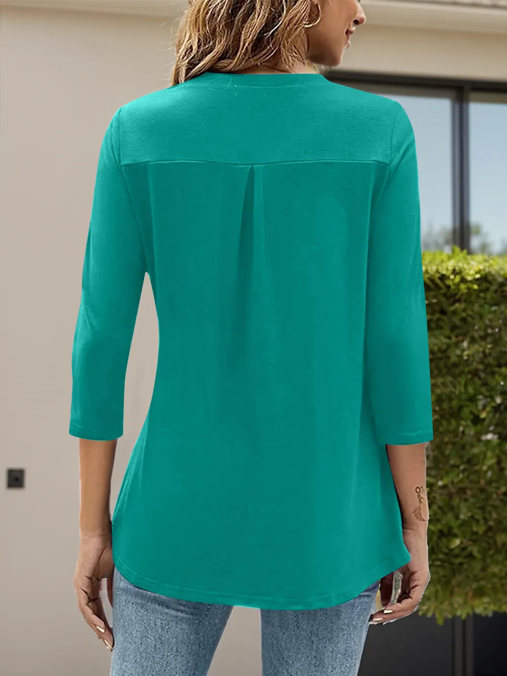 Notched Three-quarter Sleeve T-shirt (11)