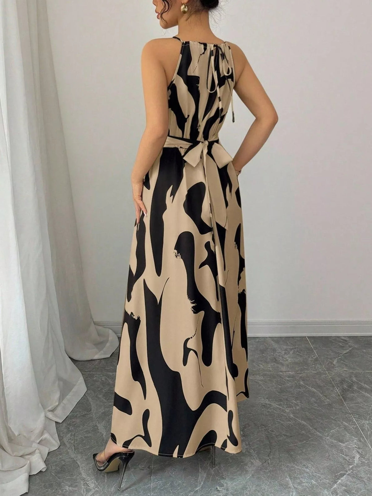 Abstract Print Halter Neck Maxi Dress (3)