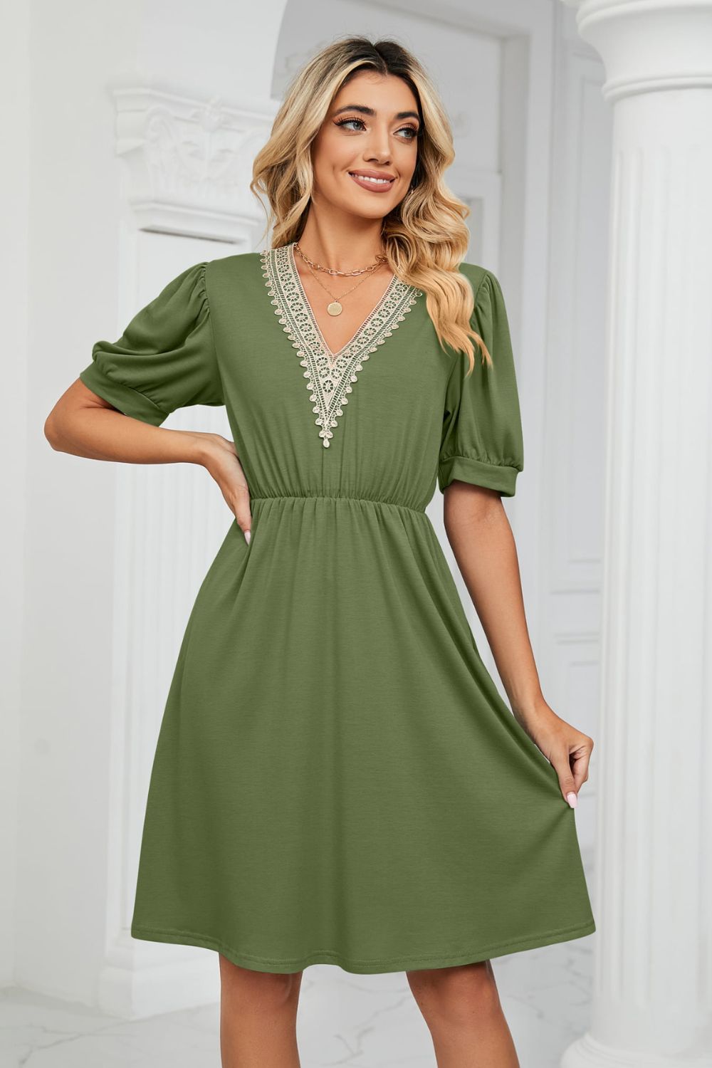 Contrast V-neck Puff Sleeve Pocket Dress (23)