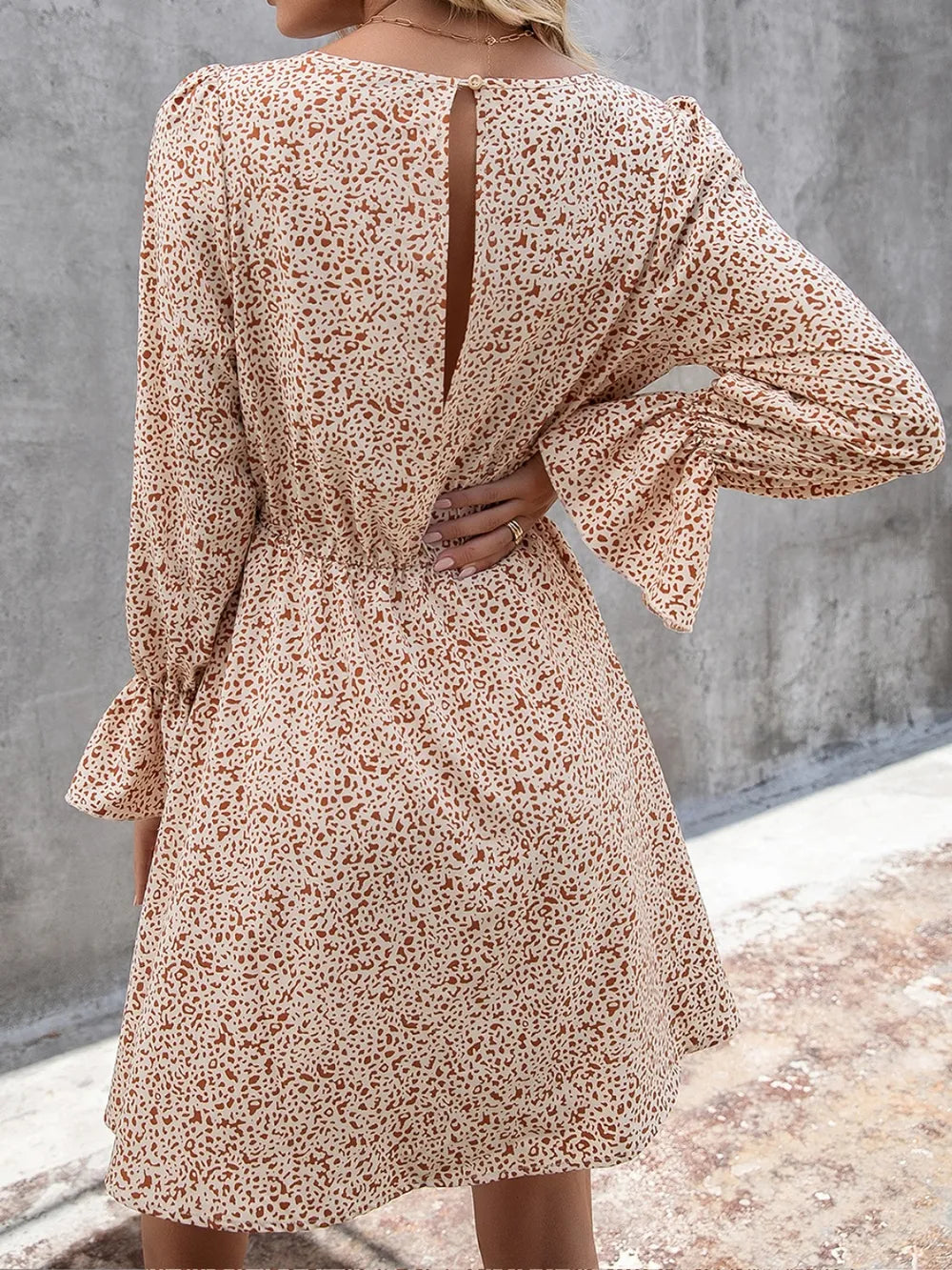 Decorative Button V-neck Flounce Sleeve Dress (3)