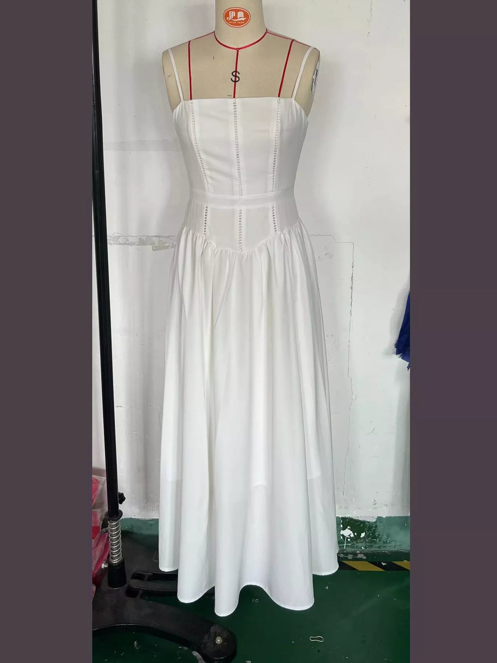 Floral Spaghetti Straps Midi Dress (8)