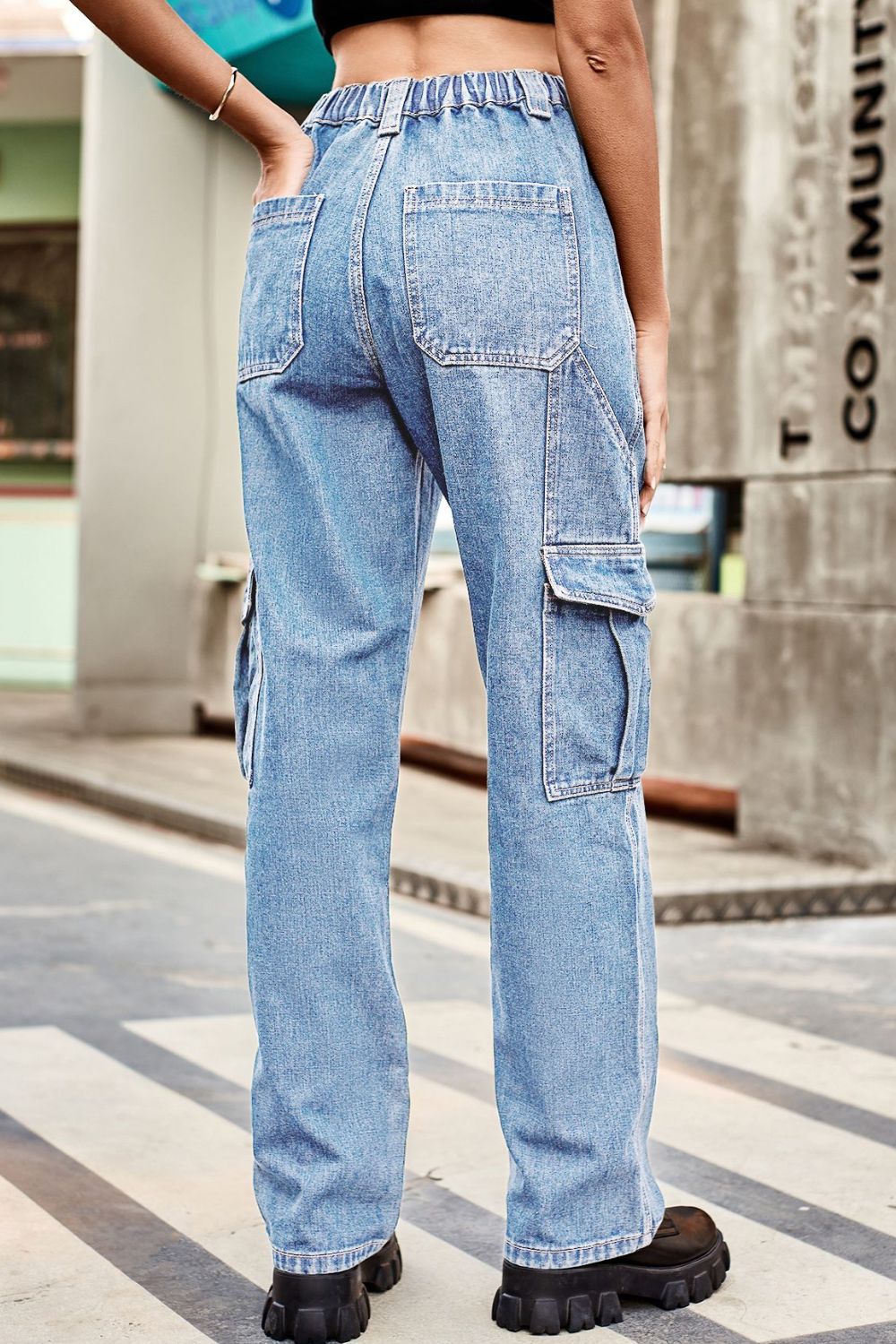 Loose Fit Long Pants Pockets (6)