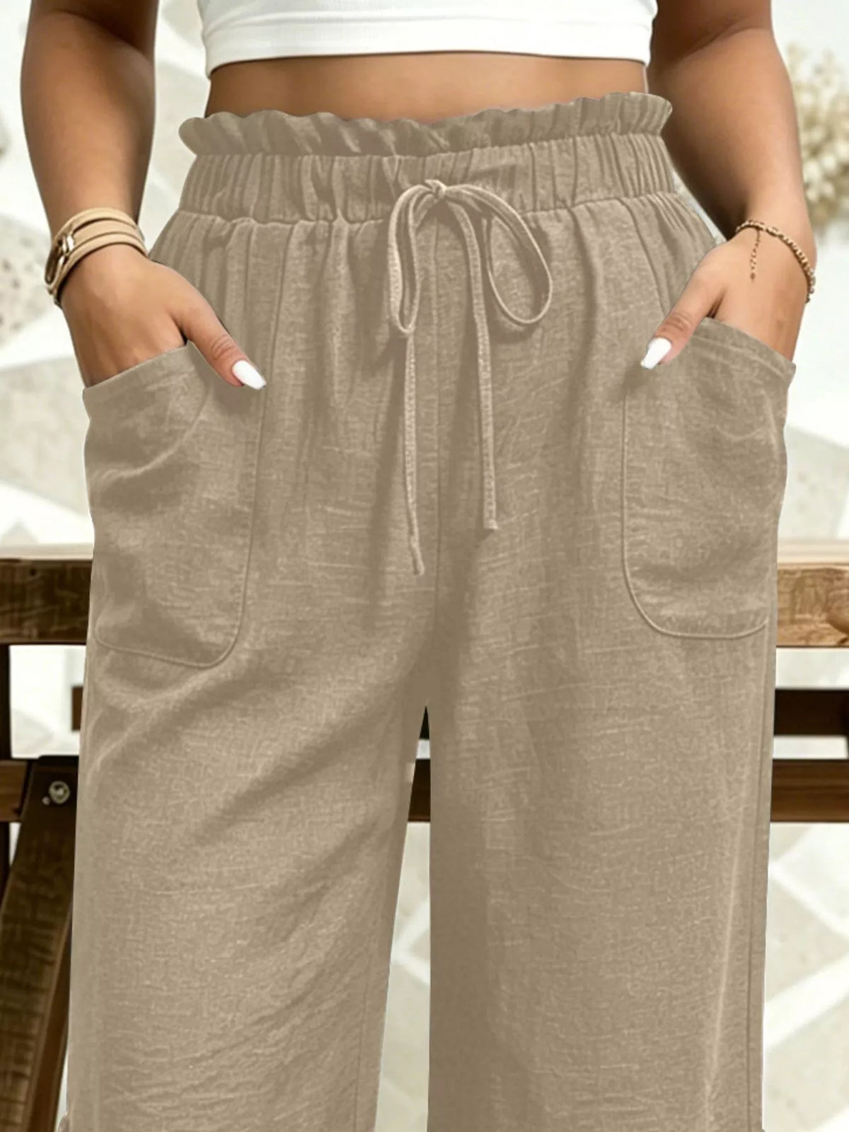 High-waisted Drawstring Capris (26)
