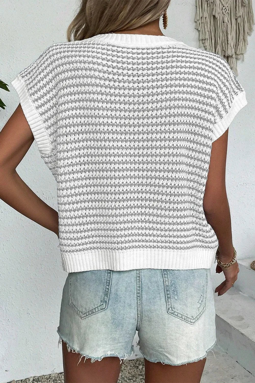 Striped Round Neck Sweater Vest (29)
