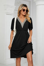 Contrast V-neck Puff Sleeve Pocket Dress (11)