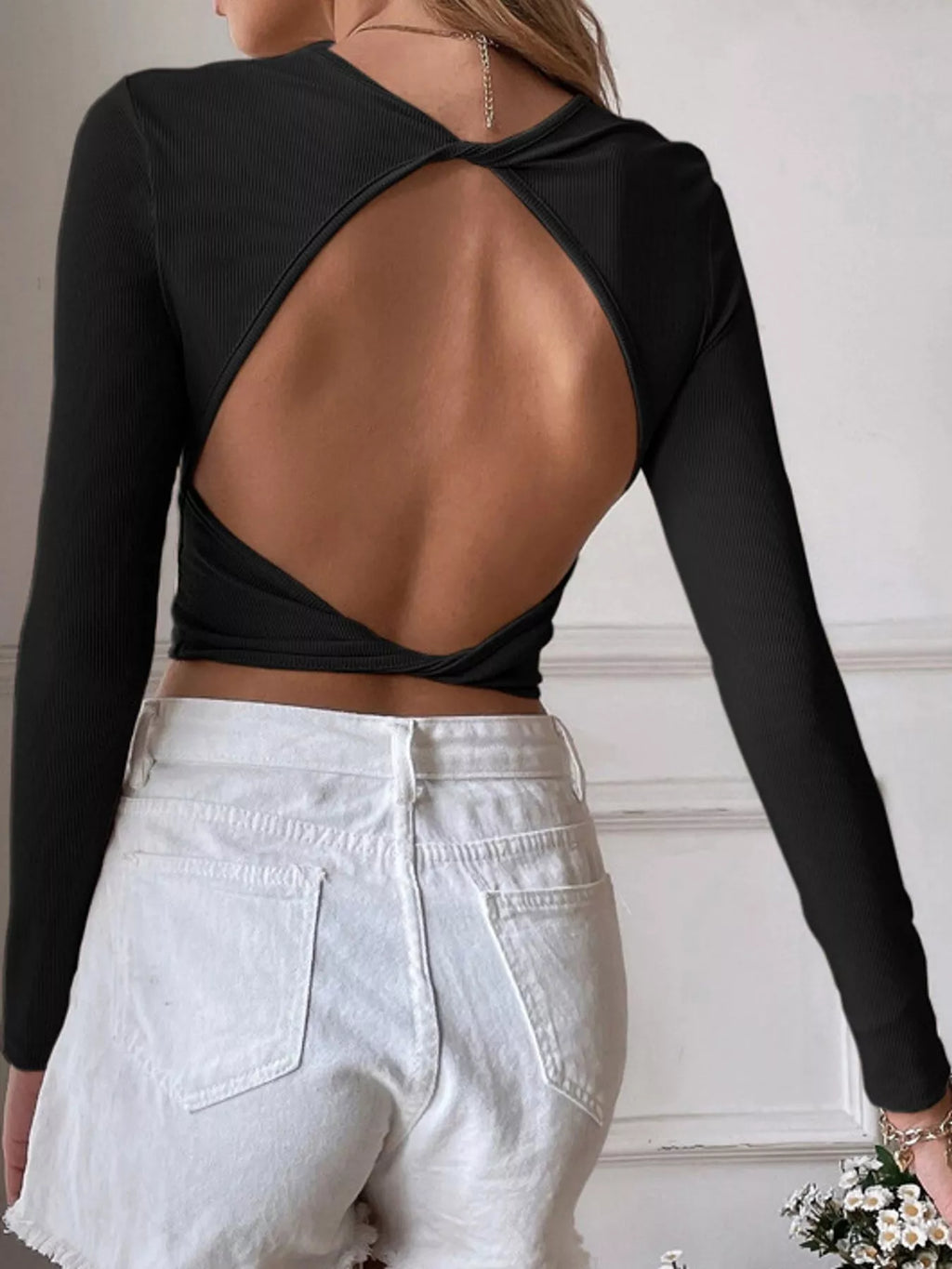 Cutout Back Long Sleeve Crop T-shirt (5)