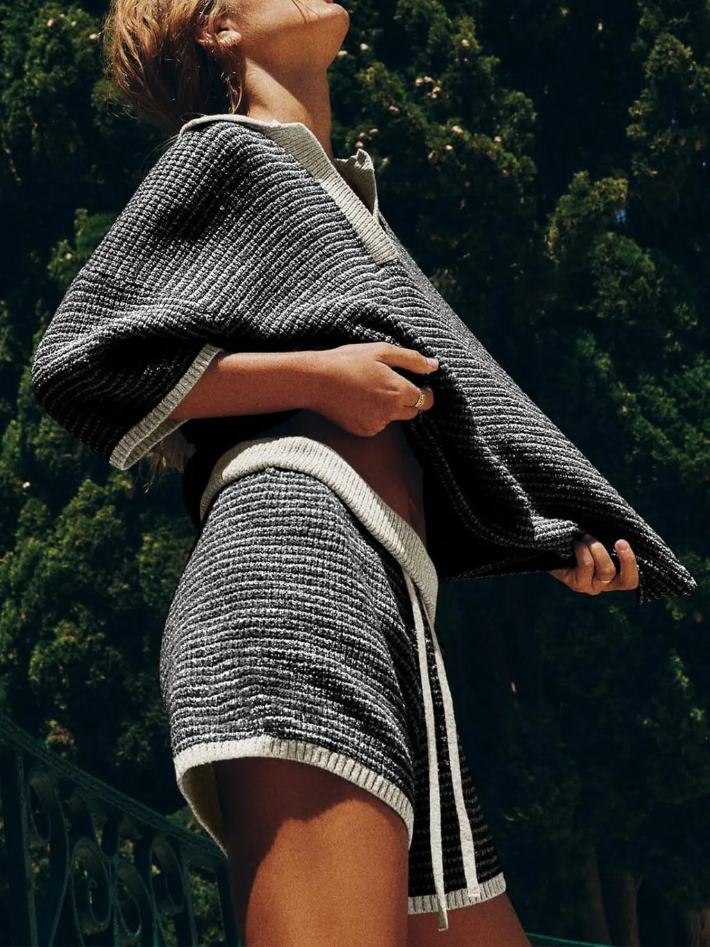 Collared Neck Contrast Striped Top Shorts Sweater Set (14)