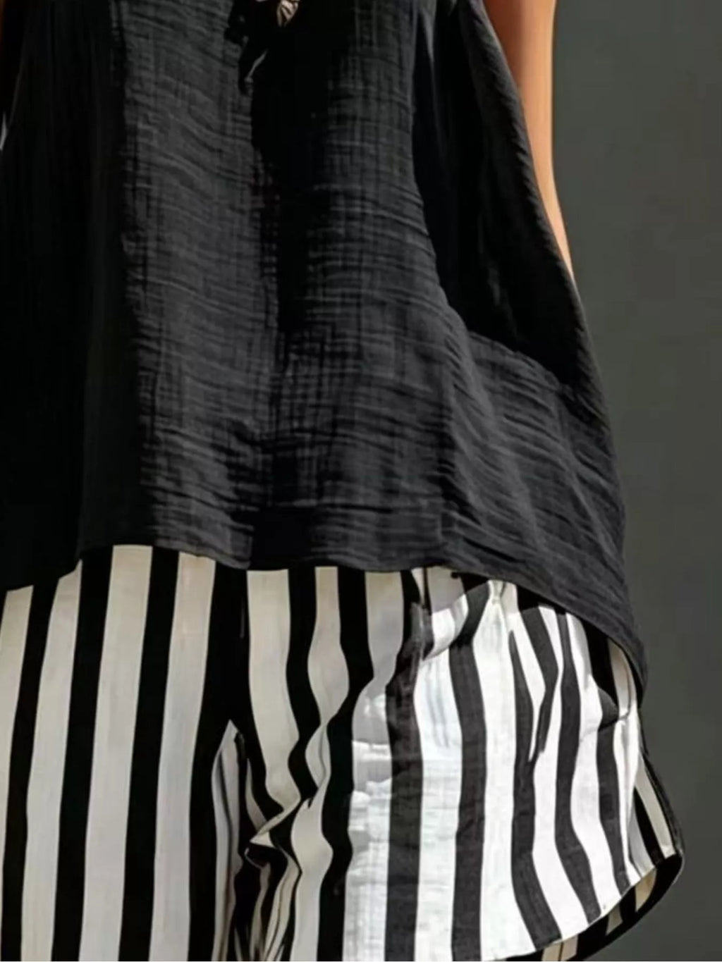Round Neck Tank Striped Shorts Set (2)