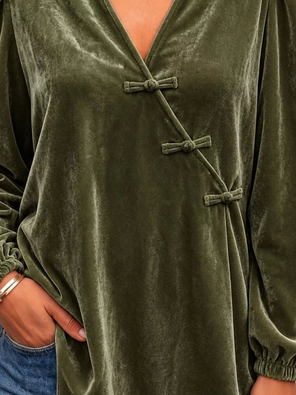 Chinese-style Knot Buttons Velvet Blouse (2)