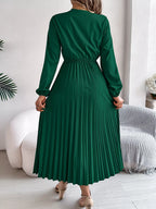 Lace Detail V-neck Pleated Dress (6)