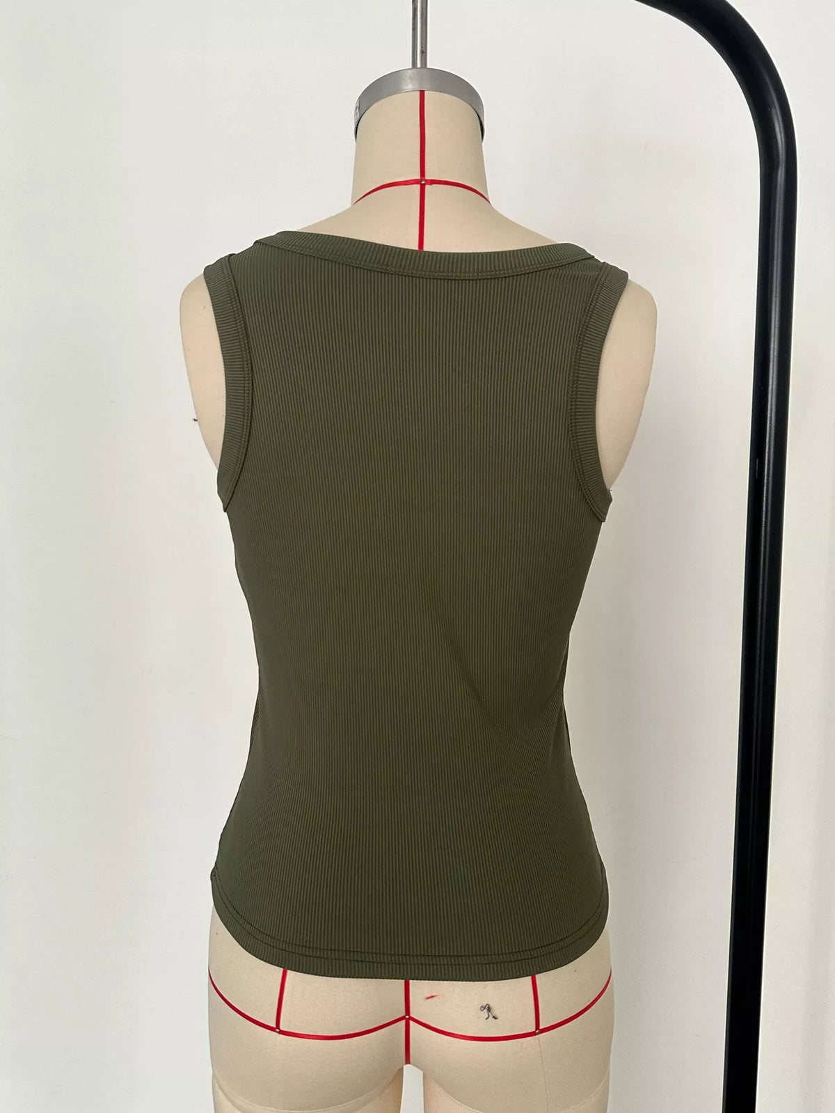 Ribbed Knit Slim Fit Tank (8)