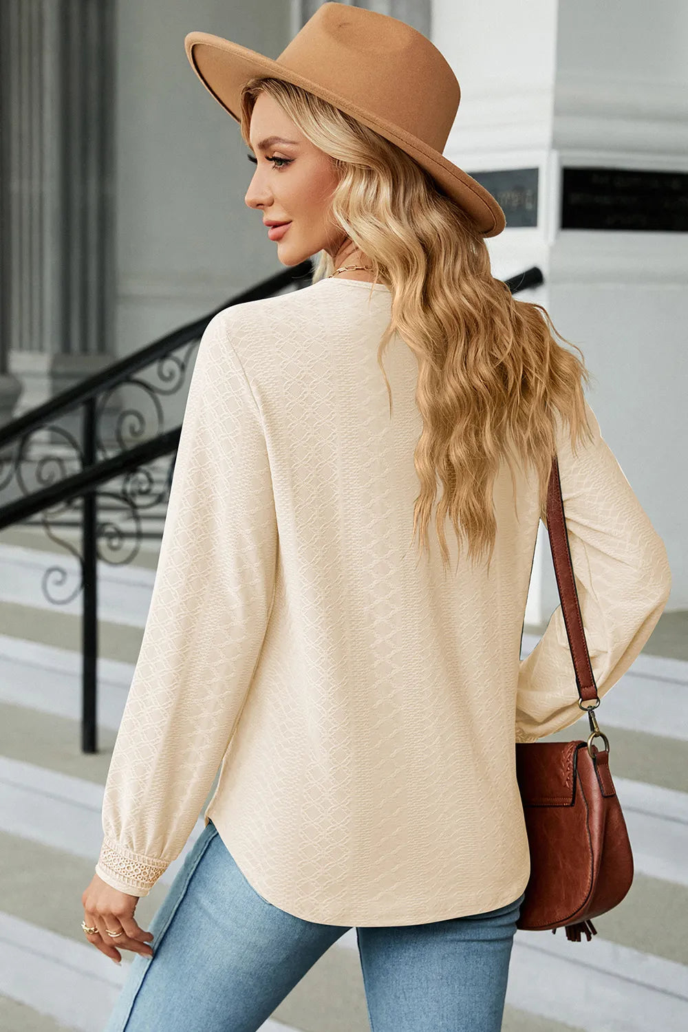 V-neck Long Sleeve T-shirt (18)