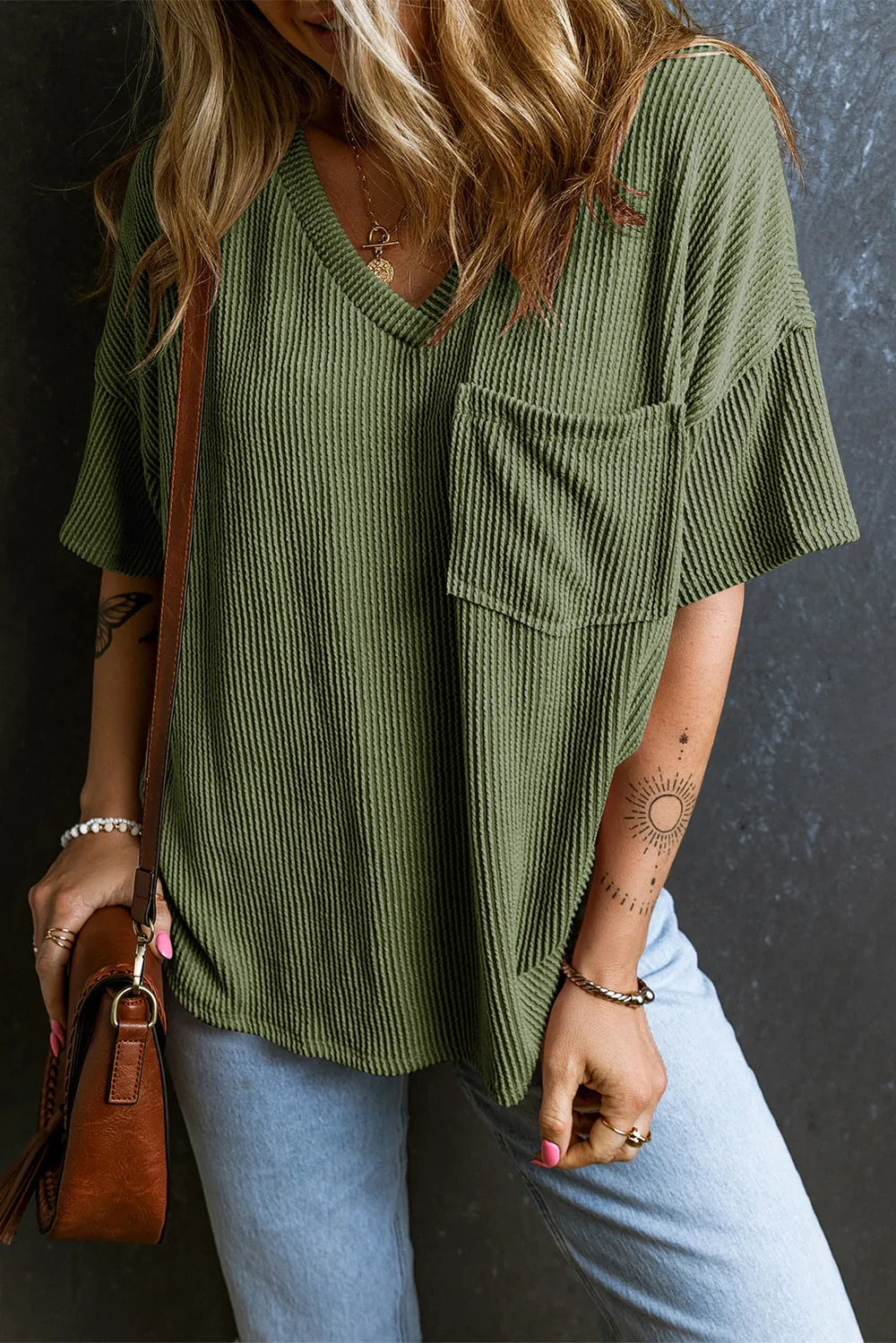 Textured V-neck Dropped Shoulder T-shirt (7)