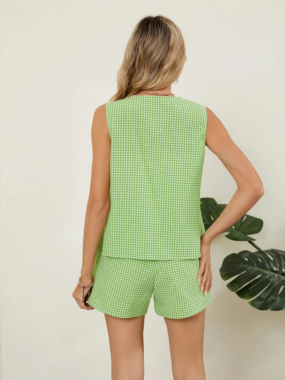 Plaid V-neck Sleeveless Top Shorts Set (11)