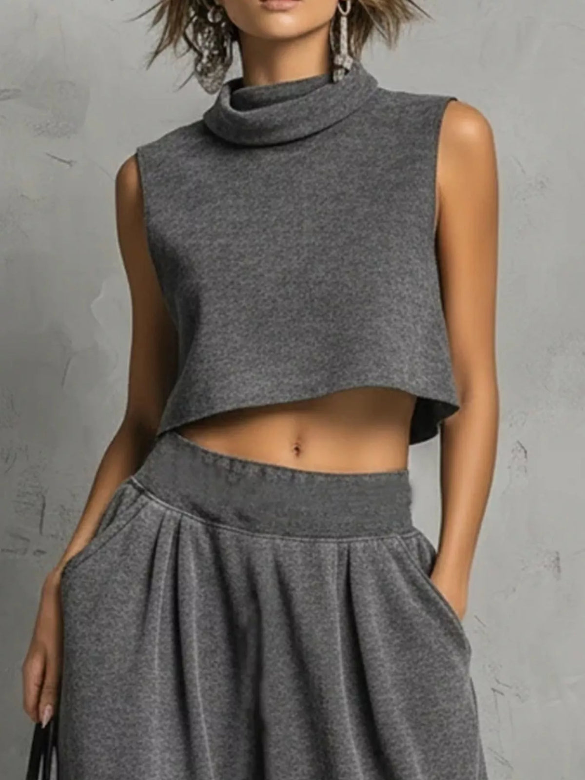 Sleeveless Mock Neck Crop Top Wide-leg Sweatpants Set (2)