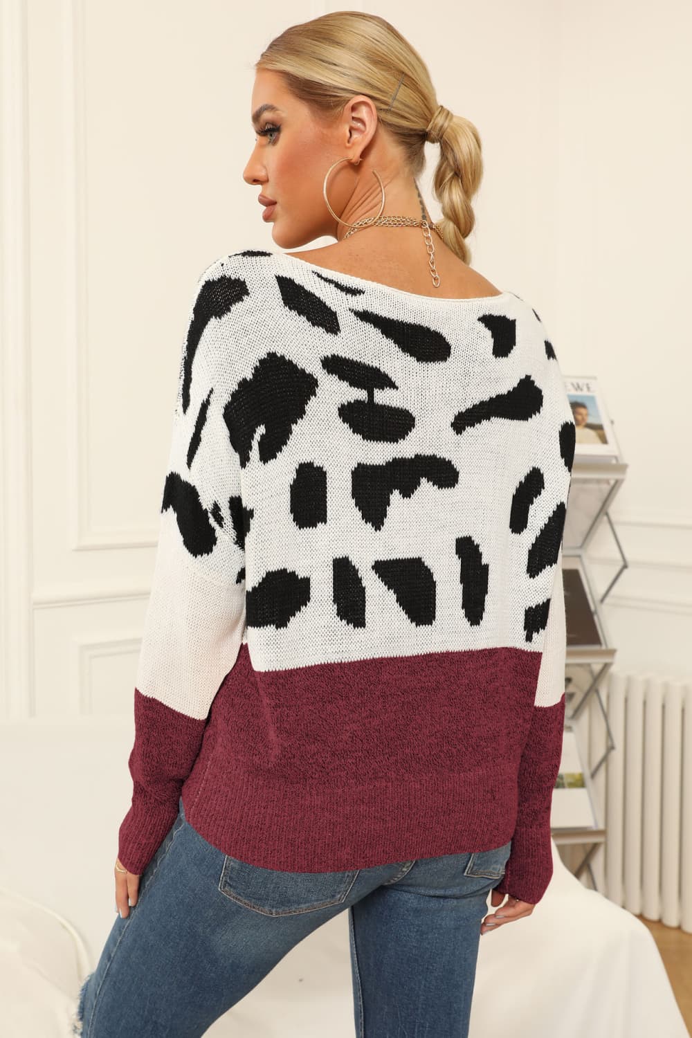 Full Size Two-tone Boat Neck Sweater (8)