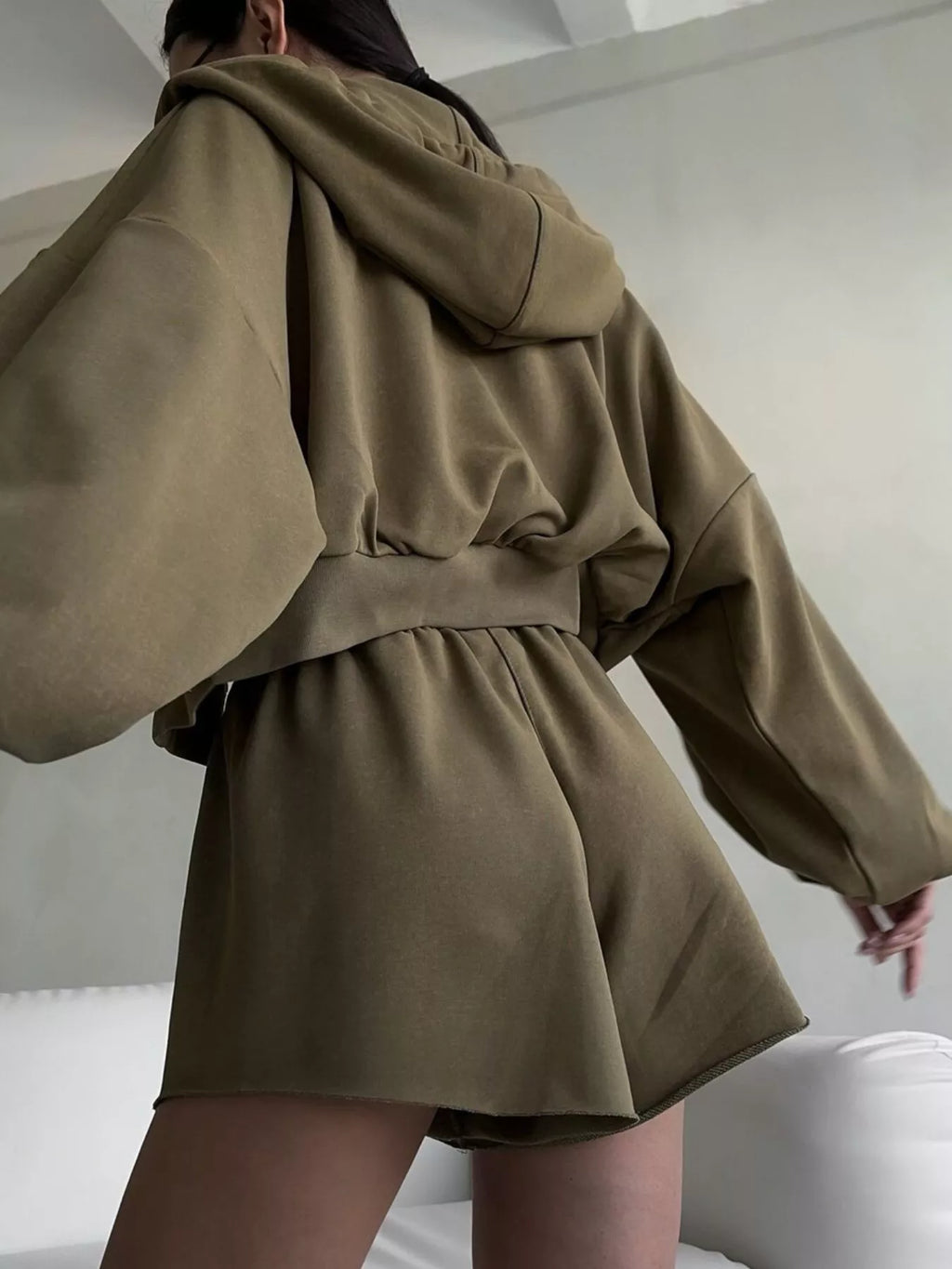 Zip Up Long Sleeve Outerwear Shorts Set (25)