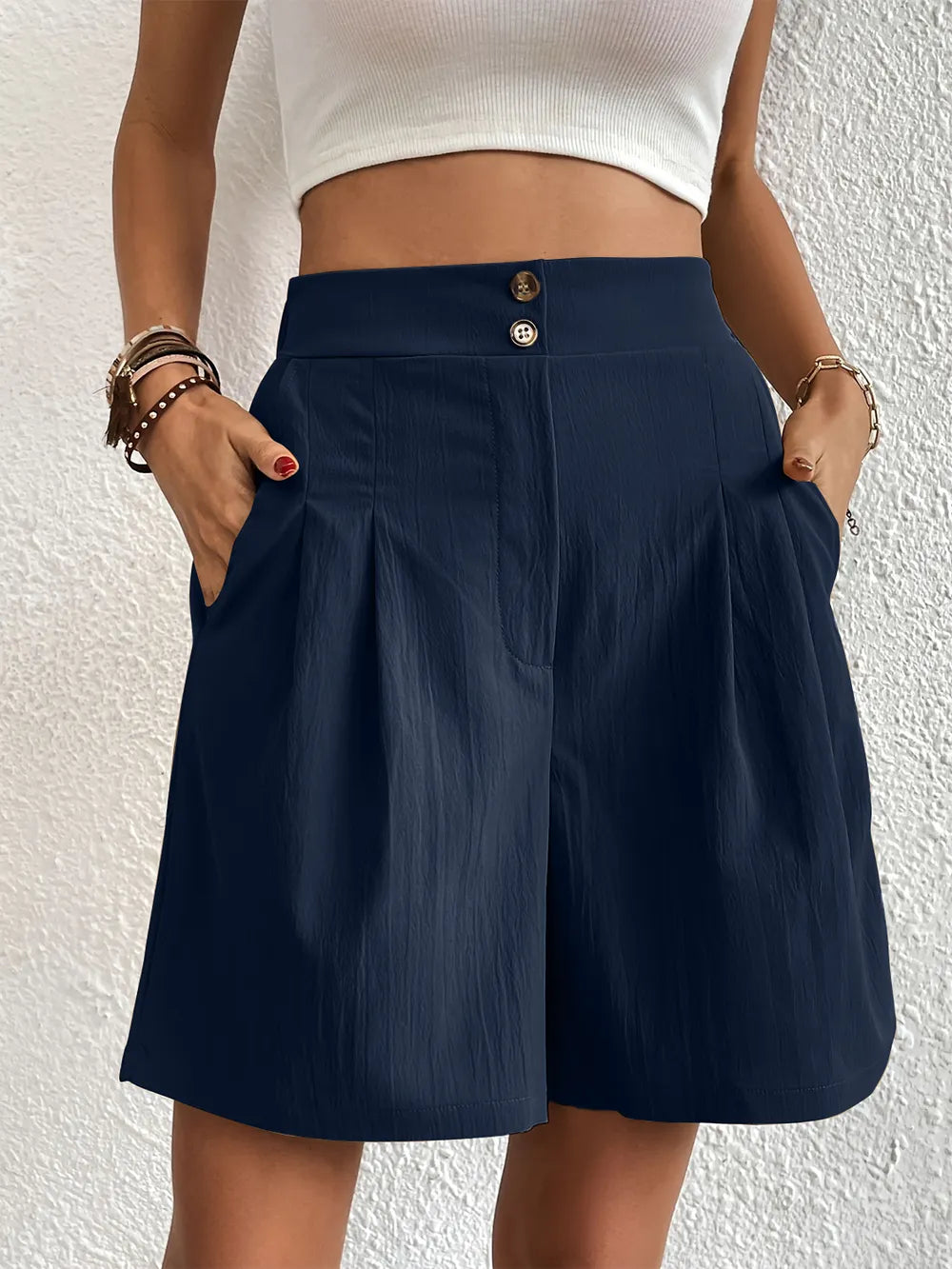 Pocketed Half Elastic Waist Shorts (9)