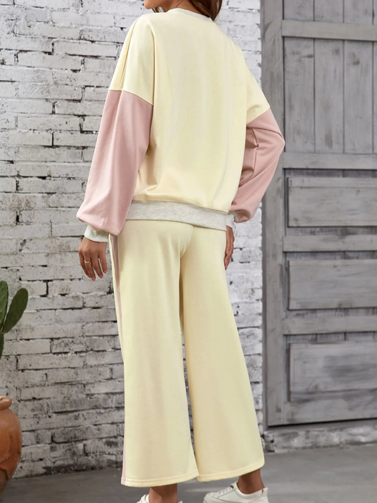 Block Round Neck Top Pants Set (2)