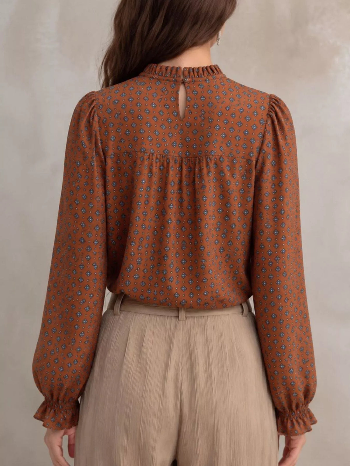 Geometric Print Mock Neck Puff Sleeves Blouse (5)