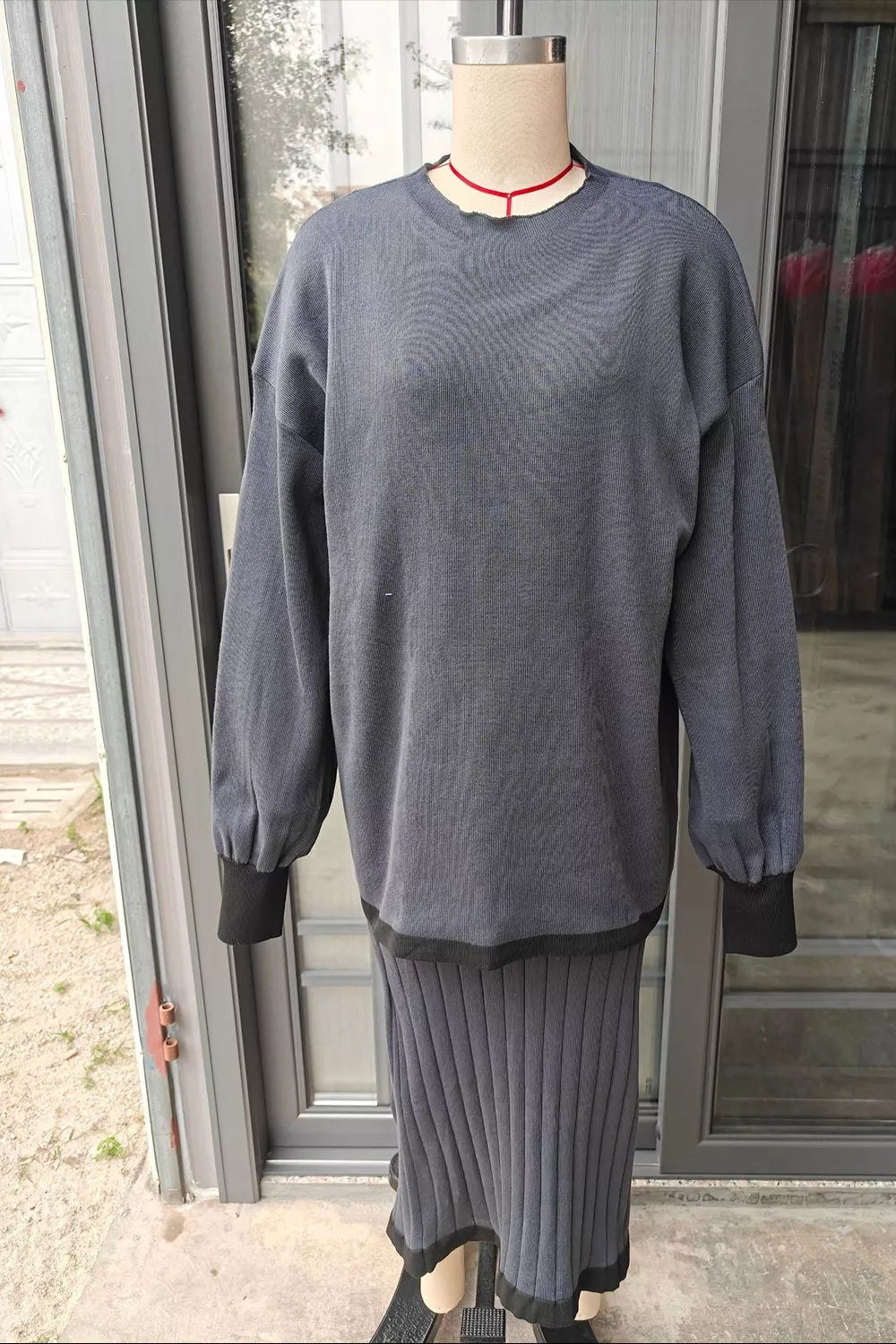 Contrast Trim Ribbed Knit Sweater Skirt Set (3)