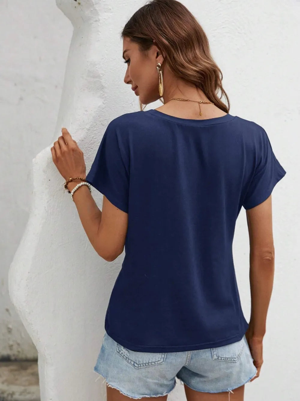 Asymmetric Hem Round Neck T-shirt (11)