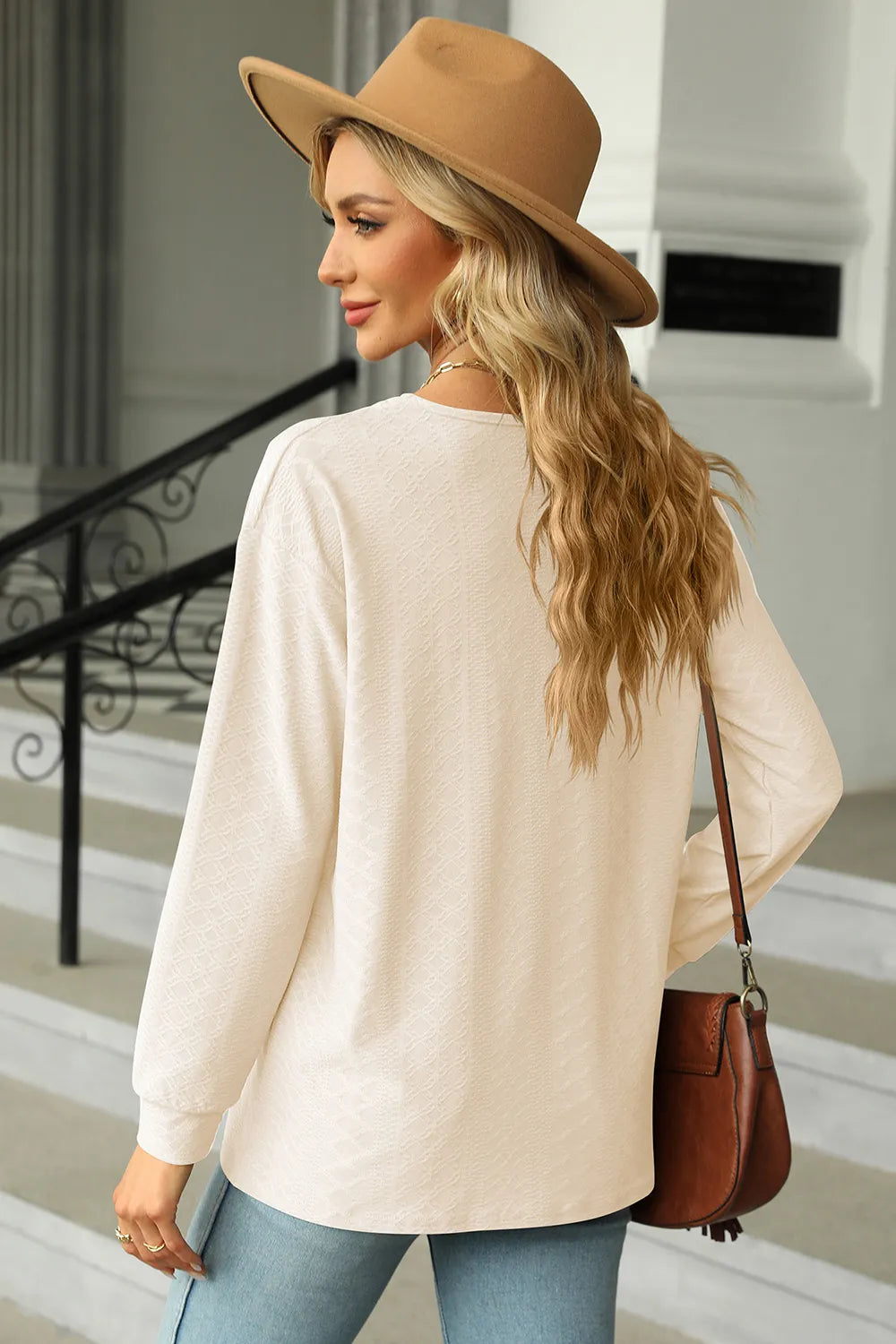 V-neck Long Sleeve T-shirt (29)