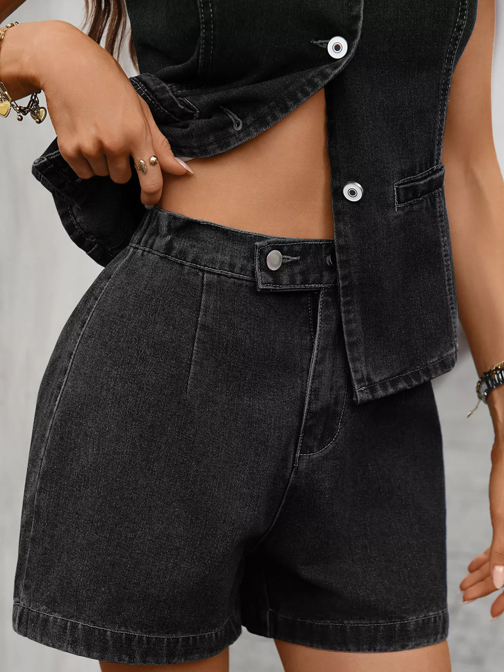 Sleeveless Button-down Denim Vest Shorts Set (15)