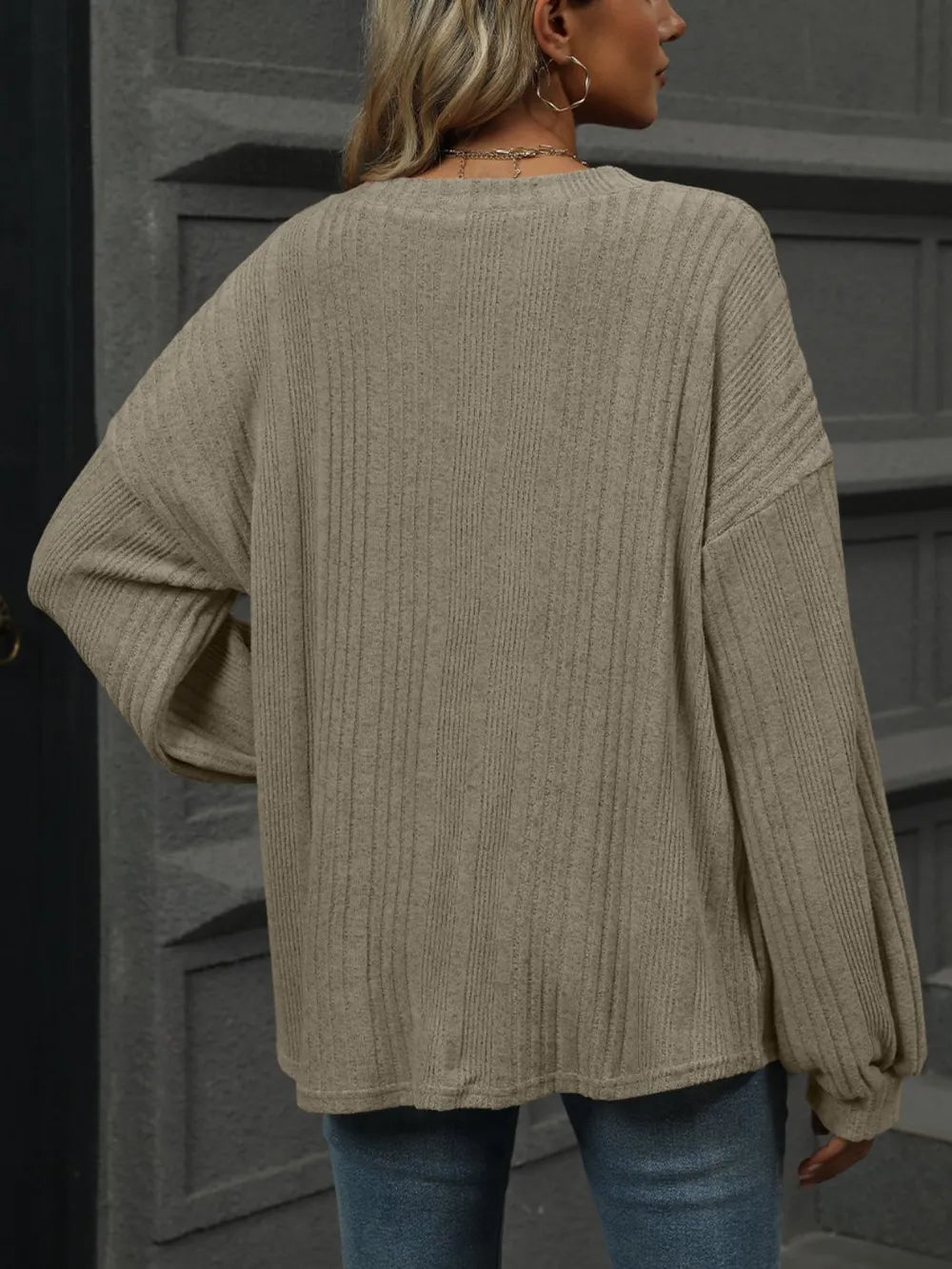 V-neck Long Sleeve T-shirt (12)