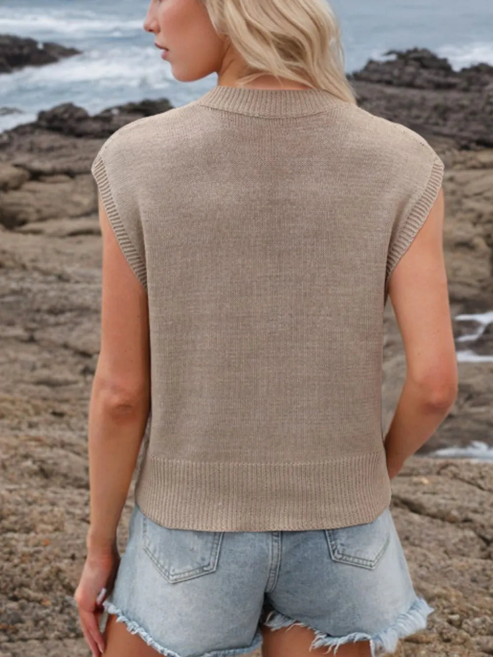 Ribbed Hem V-neck Sweater Vest (18)