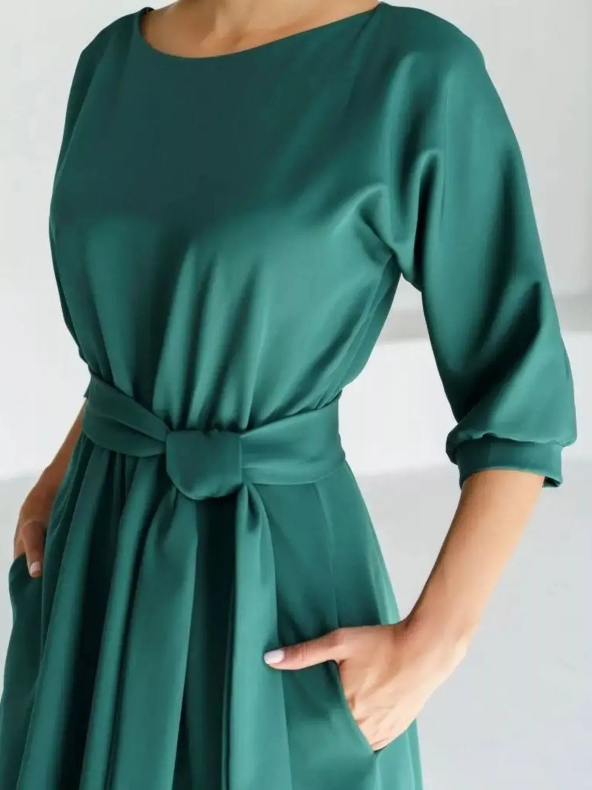 Elegant Belted Waist Midi Dress (4)