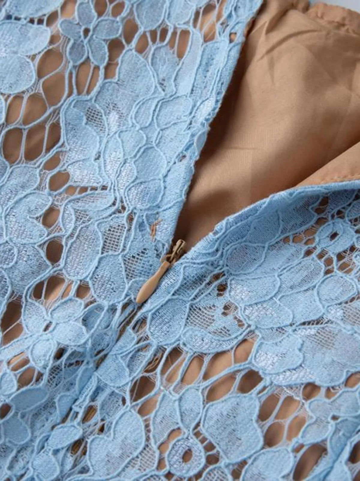 Pearl Neckline Sleeveless Lace Dress (17)