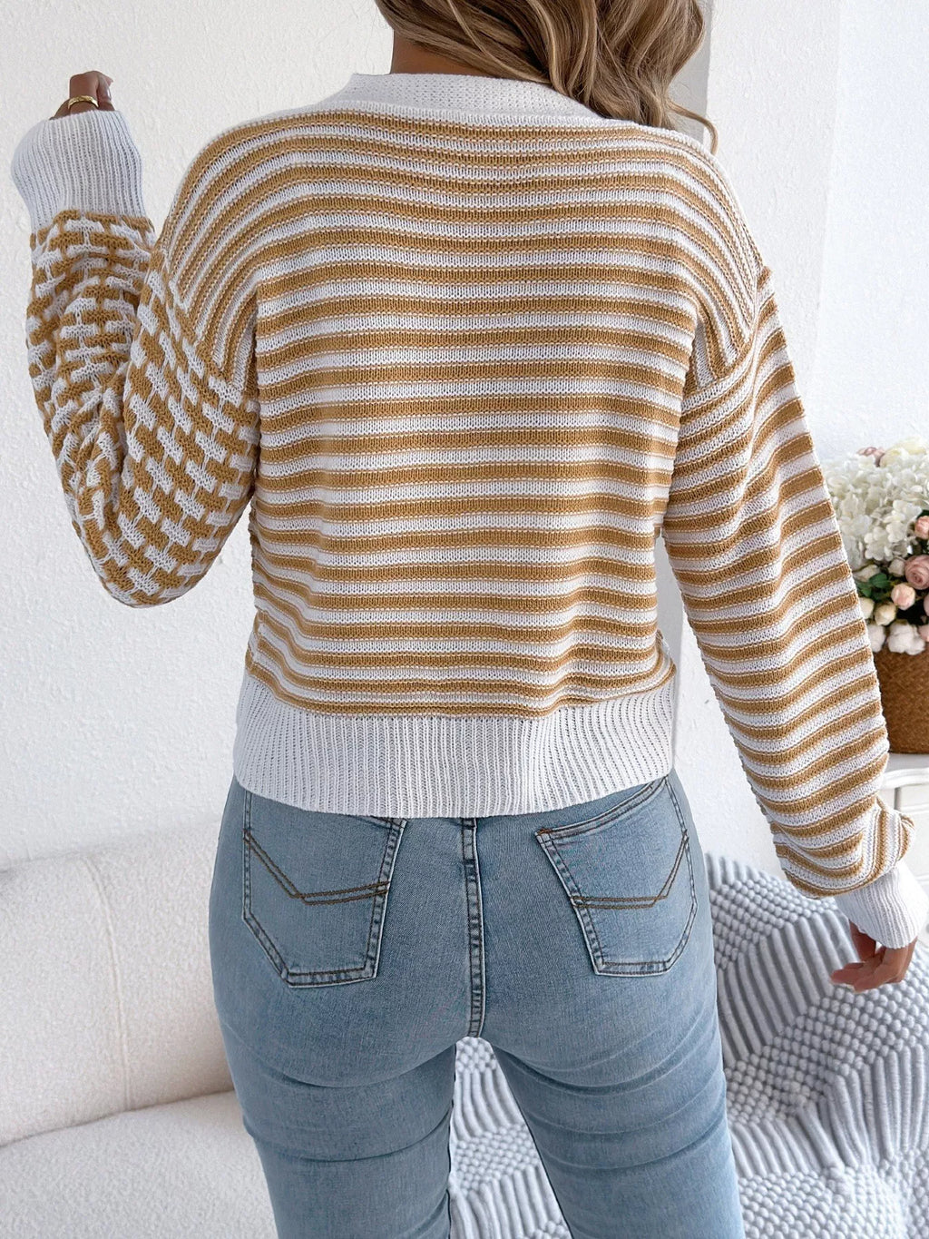 Striped Button-up Cropped Cardigan (15)