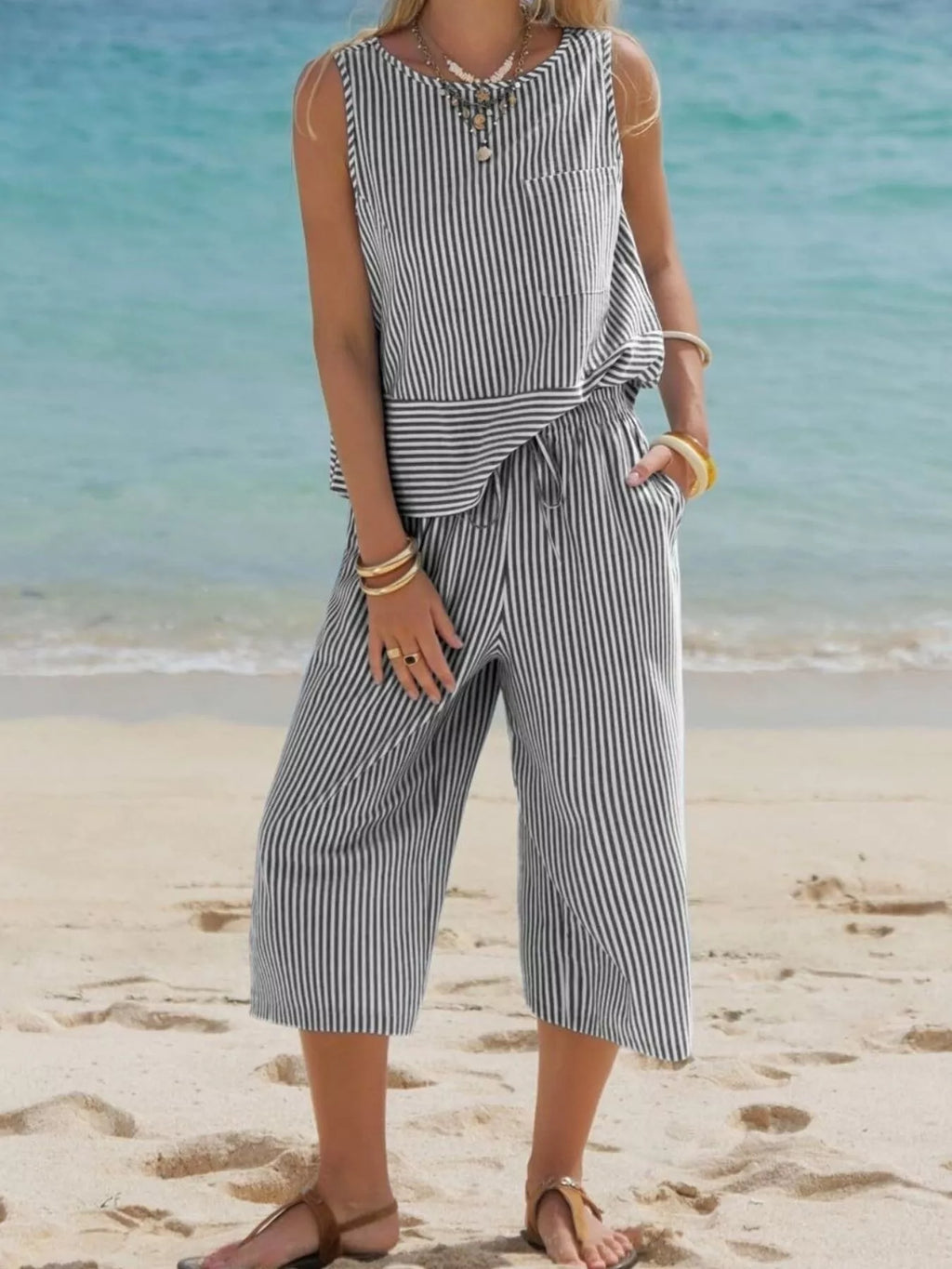 Striped Sleeveless Top Cropped Pants Set (8)